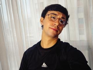 Voir la fiche détaillée de OliverHot69