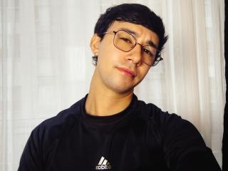 Ver la ficha detallada de OliverHot69