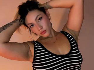 Voir la fiche détaillée de EmilyRobertts