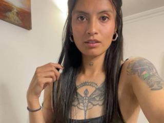 Voir la fiche détaillée de NiaWhitee