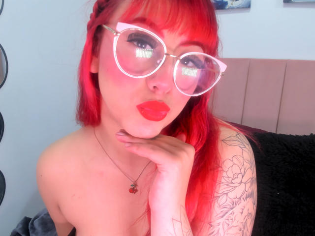 MaddyMills - Live sex cam - 29433815