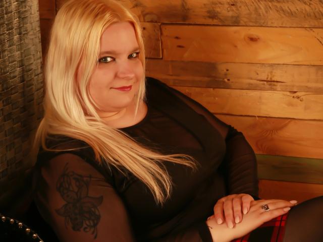 Curvy-Lucy-hot - Live porn &amp; sex cam - 29447078