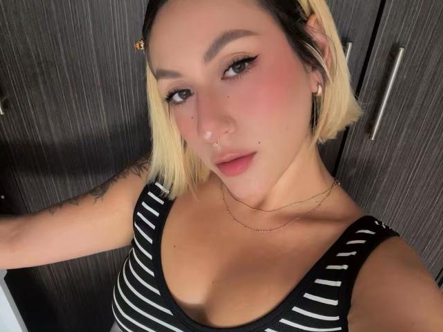 EmilyRobertts - Sexe cam en vivo - 29449499