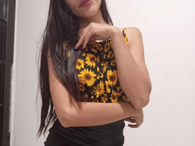 KiriamGomez - Live porn &amp; sex cam - 29461079