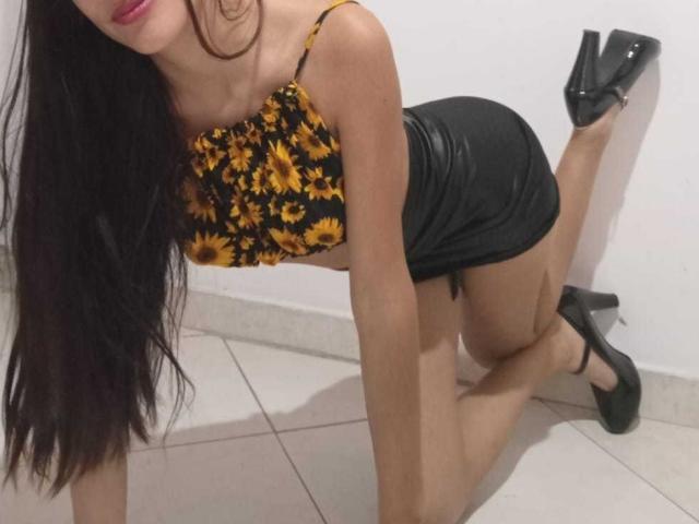 KiriamGomez - Live porn &amp; sex cam - 29461088