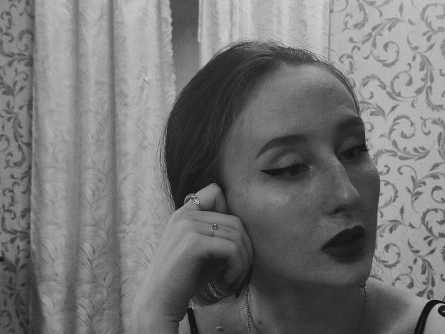 DeloraBangert - Live sex cam - 29487278