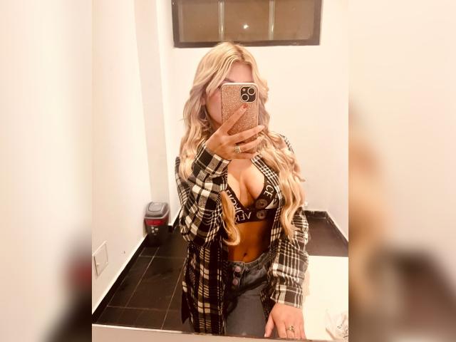 SabrinaColle - Live sex cam - 29503325