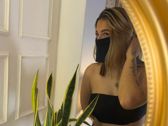AlanaCuttie - Live Sex Cam - 29514512