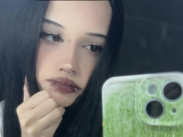 LaineNewmon - Live porn &amp; sex cam - 29519192