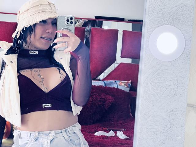 GeraldineSuan - Live sex cam - 29520626