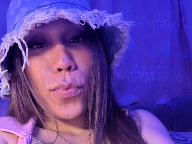 GeraldineSuan - Live sex cam - 29521127