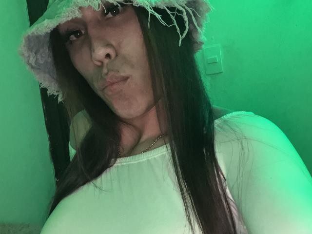 GeraldineSuan - Live sex cam - 29521274
