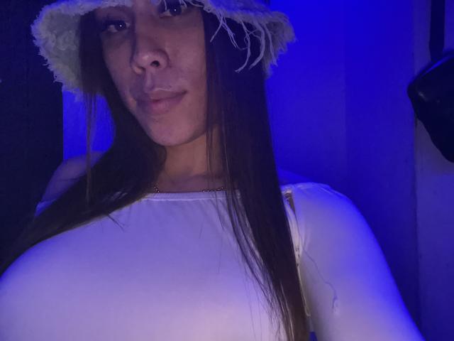 GeraldineSuan - Live sex cam - 29521295