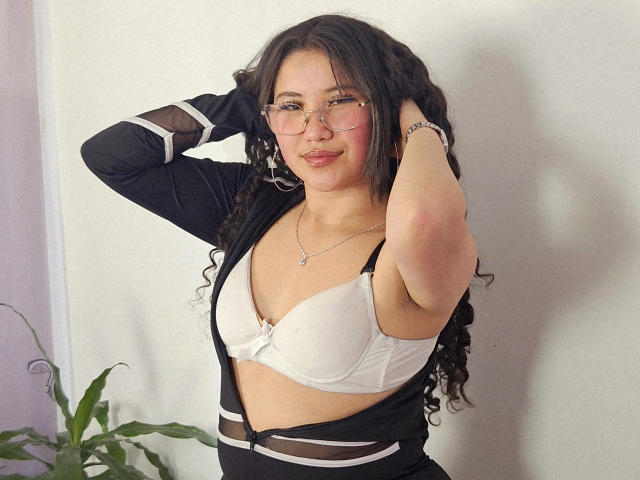 EmmaCruze - Live porn &amp; sex cam - 29524955
