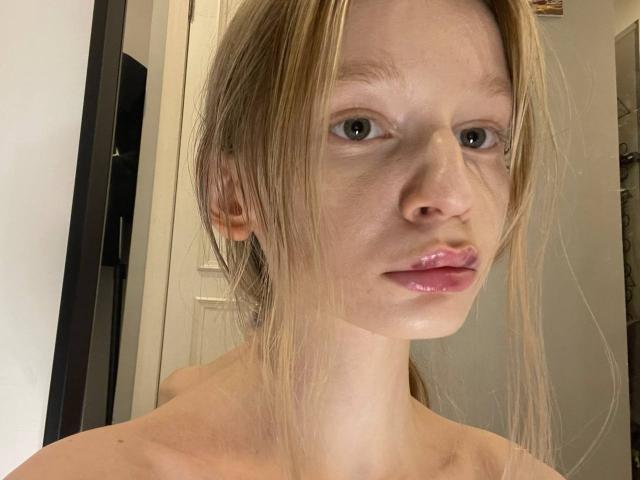 AmiTinn - Live porn &amp; sex cam - 29529977
