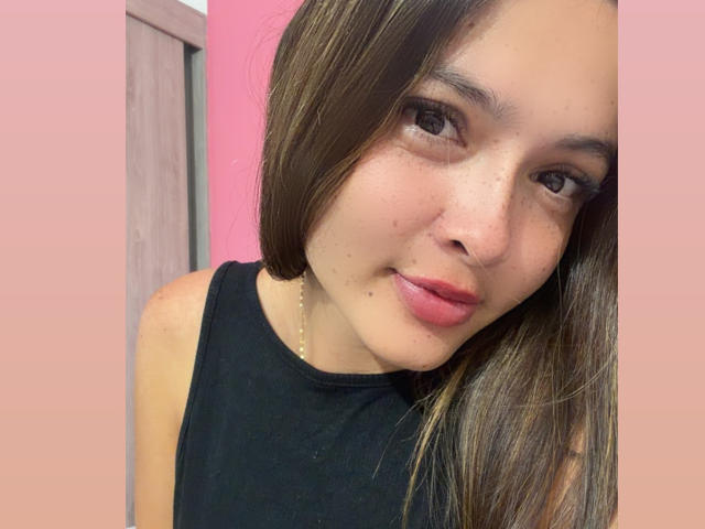 Gabrielafoxxy - Live Sex Cam - 29530679