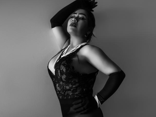 KhloeLawson - Live porn &amp; sex cam - 29532071