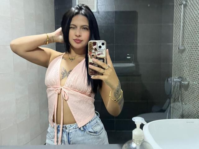 NyraVanel - Élő pornó és szexkamera - 29535407