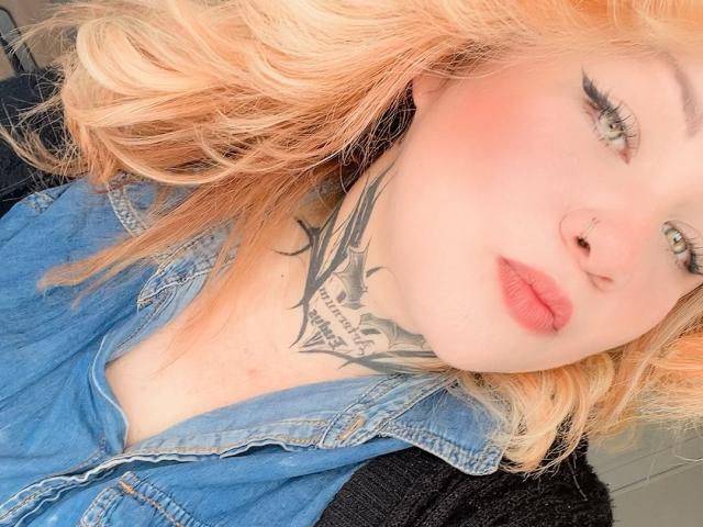 MarilynMore - Live porn &amp; sex cam - 29536220