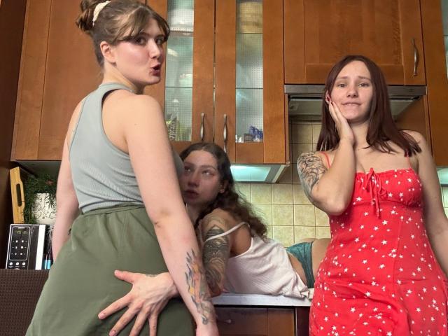 HotCaramelsTrio - Live porn &amp; sex cam - 29549738