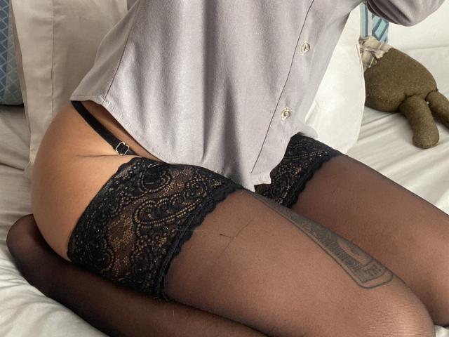KiaraHernandezX - Live porn &amp; sex cam - 29555855