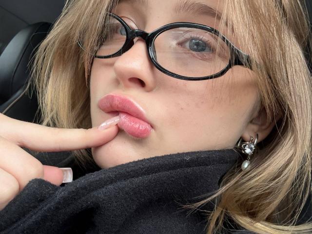 OlimpiaWiatrek - Live porn &amp; sex cam - 29564363