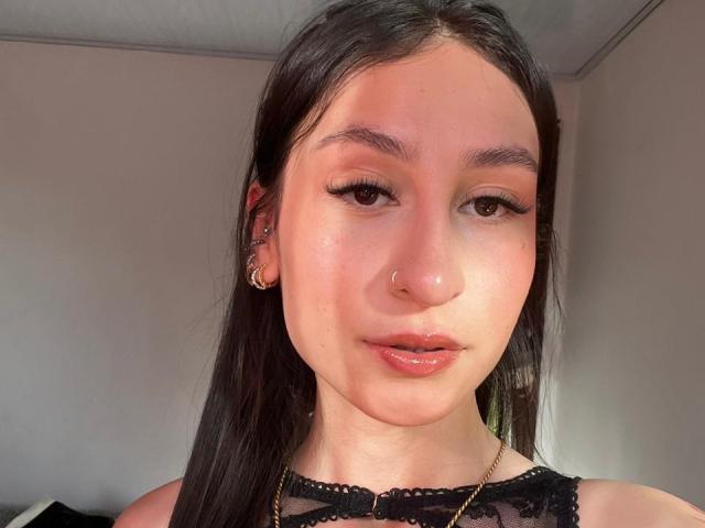 MaddyCarina - Live sex cam - 29565425