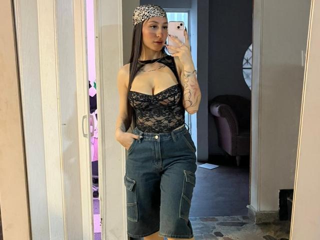 MaddyCarina - Live sex cam - 29565650