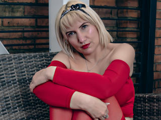 Se komplett profil för GiuliaAddams