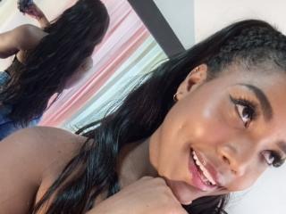 Se komplett profil för Caylin