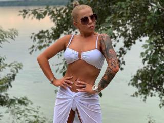 Se komplett profil för RedLara