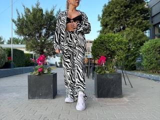 Se komplett profil för RedLara