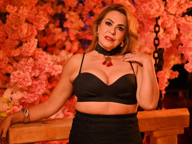 LylaGreen - Live sex cam - 29599082