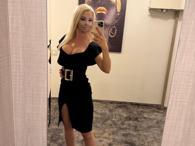 MoniqueBliss - Live porn &amp; sex cam - 29607593