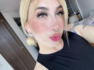 SammyViolet's Model Profile
