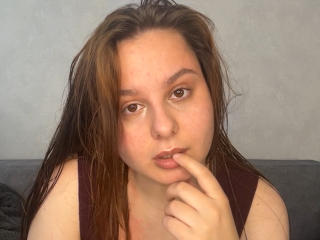 EvelinaNewsom's Model Profile