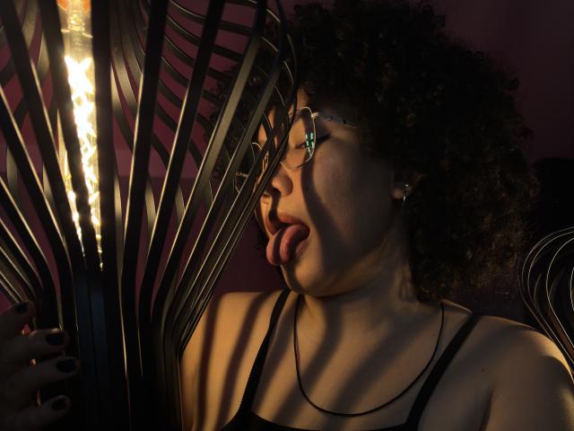 AngelWintour - Élő pornó és szexkamera - 29629517