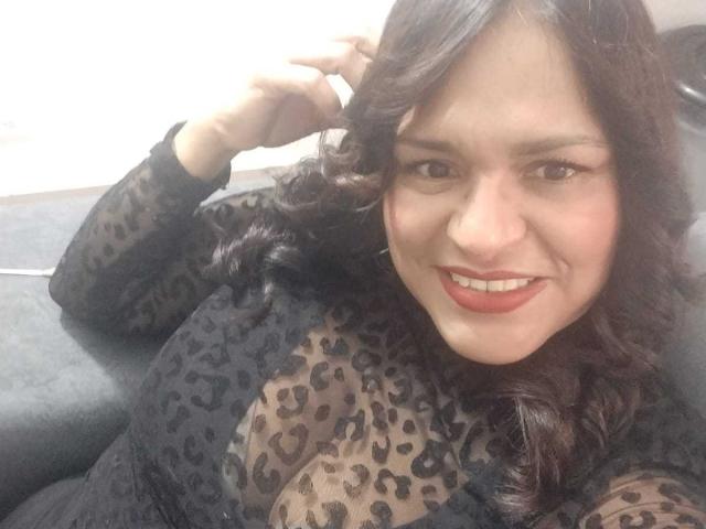 AngelaBrowm - Élő pornó és szexkamera - 29644796