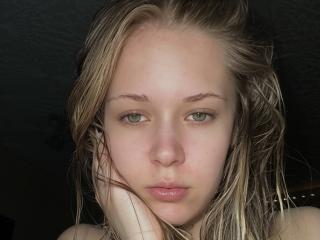 Ver la ficha detallada de LillianaWhang