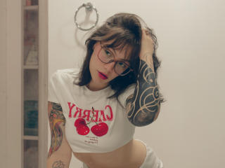 IsabellaArias's Model Profile