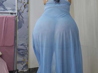 NaomyHott69's Model Profile