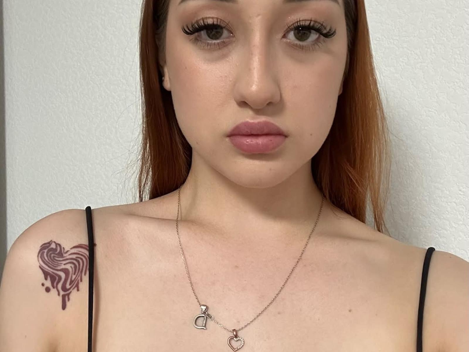 ChristenApplewhaite - Live porn &amp; sex cam - 29682386