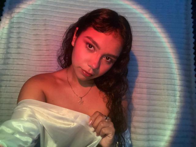 JuliaBennett - Live porn &amp; sex cam - 29683472