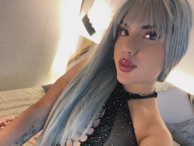 GlossyyBratz - Élő pornó és szexkamera - 29691836