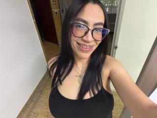 Ver la ficha detallada de CamilleJuicyHot