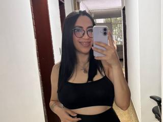 Ver la ficha detallada de CamilleJuicyHot