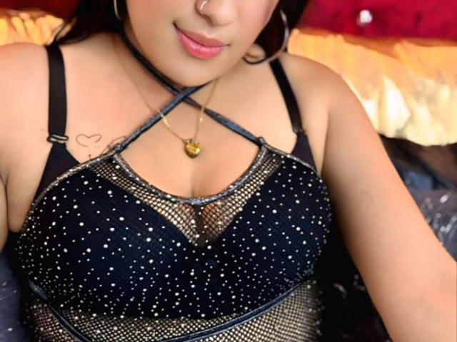LuxyLeim - Live sex cam - 29702981