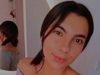 См. подробные сведения о модели CarlaTorres