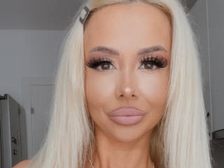 См. подробные сведения о модели MoniqueBliss