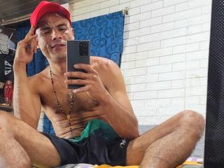 Ver la ficha detallada de StrongAlan